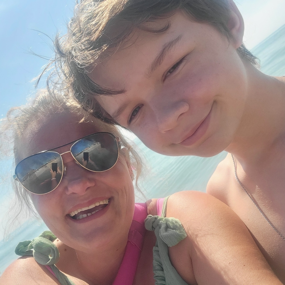 Meet your Posher, Naydeen show Saturday at 9am always 3 doller stared